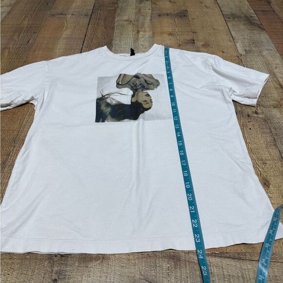 H&M Ariana grande tshirt - Picture 5 of 10